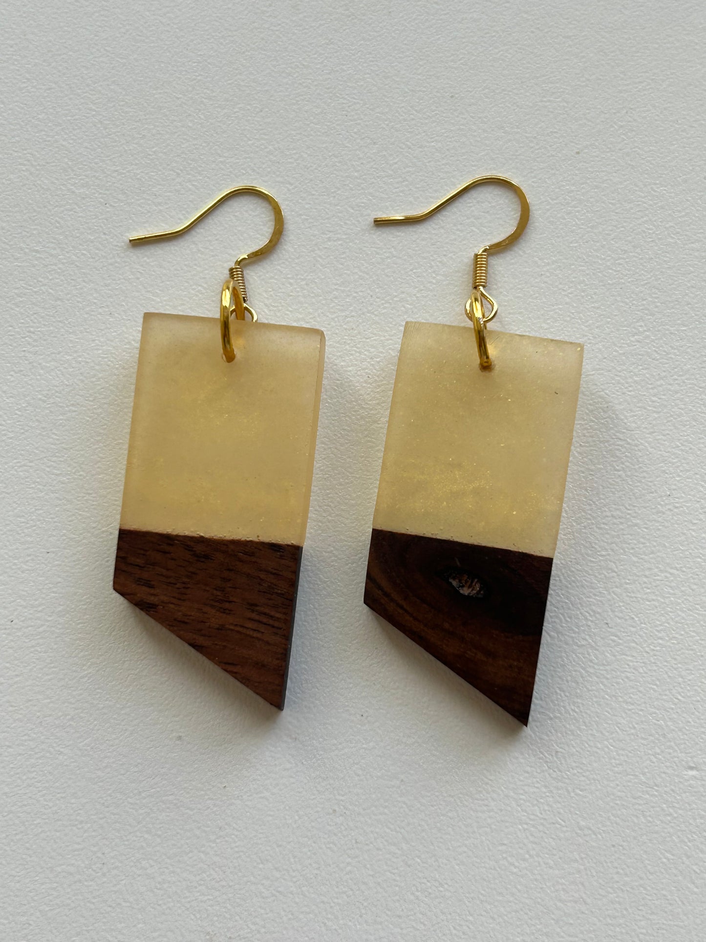 Walnut w/ Aureolin Yellow Shorty