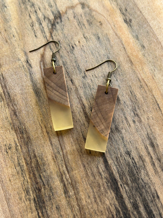 Maple w/ Aureolin Yellow Shorty