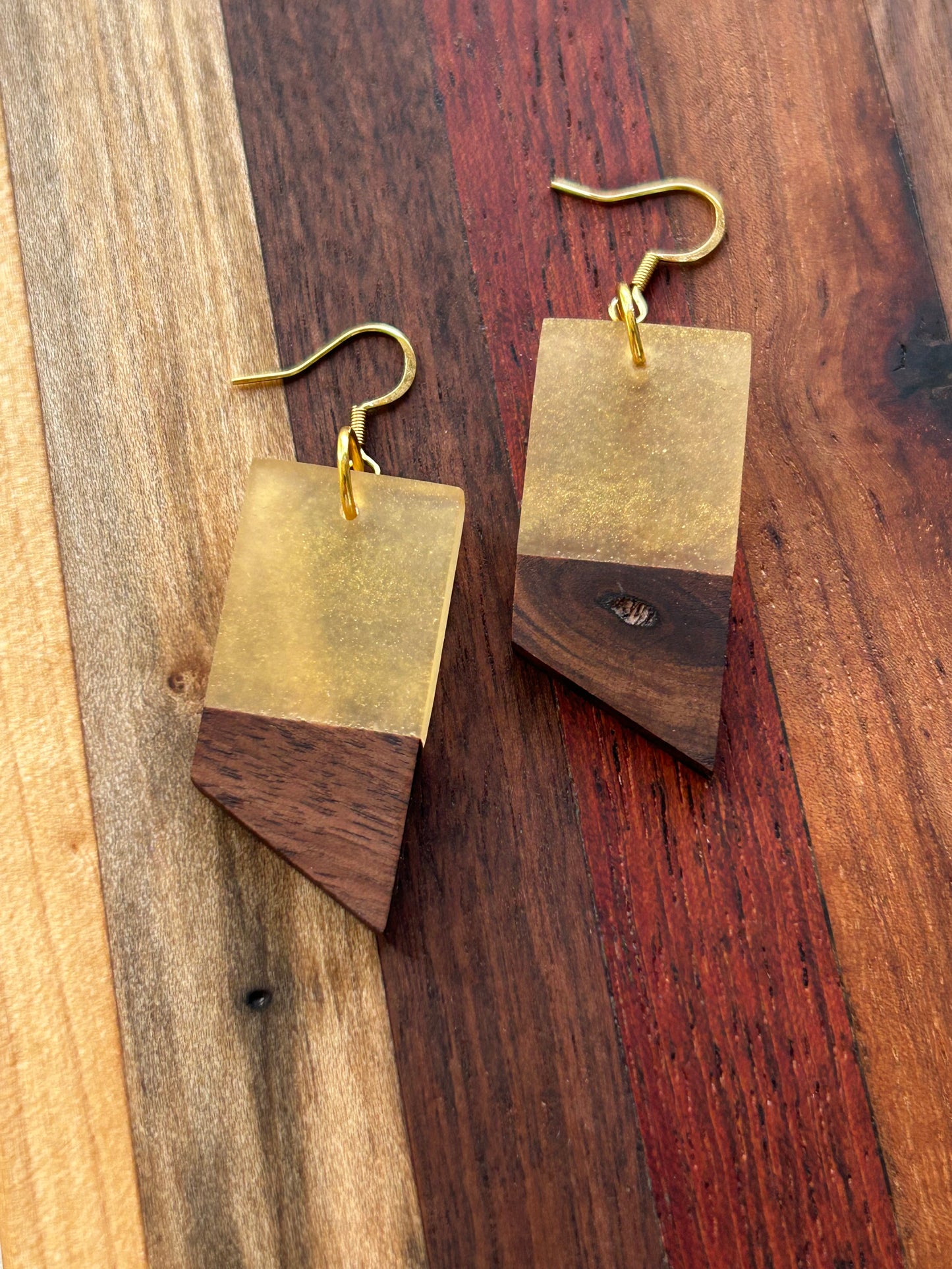 Walnut w/ Aureolin Yellow Shorty
